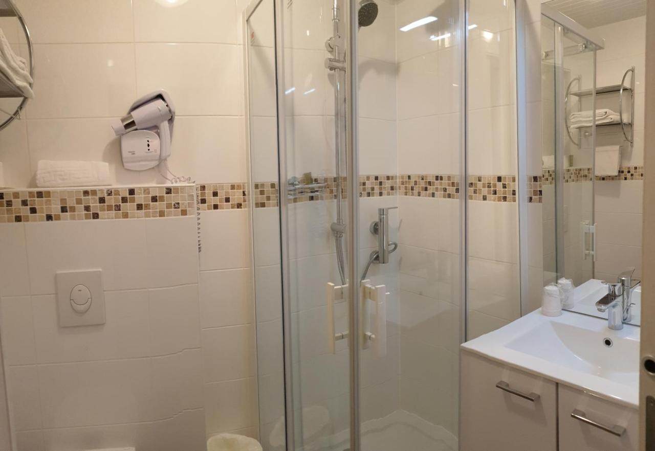 Fasthotel Le Rale Des Genets - Un Hotel Fh Collection Dun-sur-Meuse エクステリア 写真