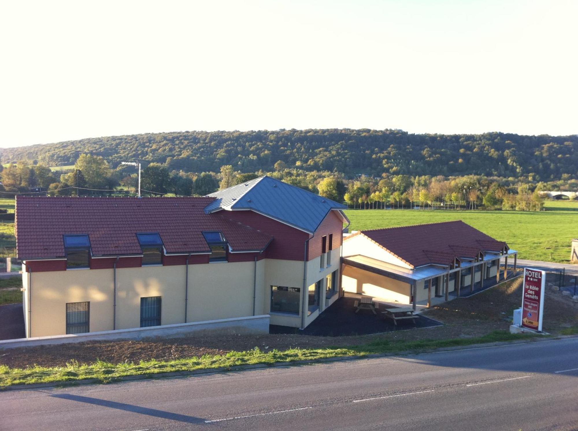 Fasthotel Le Rale Des Genets - Un Hotel Fh Collection Dun-sur-Meuse エクステリア 写真