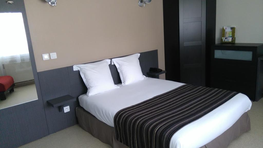 Fasthotel Le Rale Des Genets - Un Hotel Fh Collection Dun-sur-Meuse エクステリア 写真