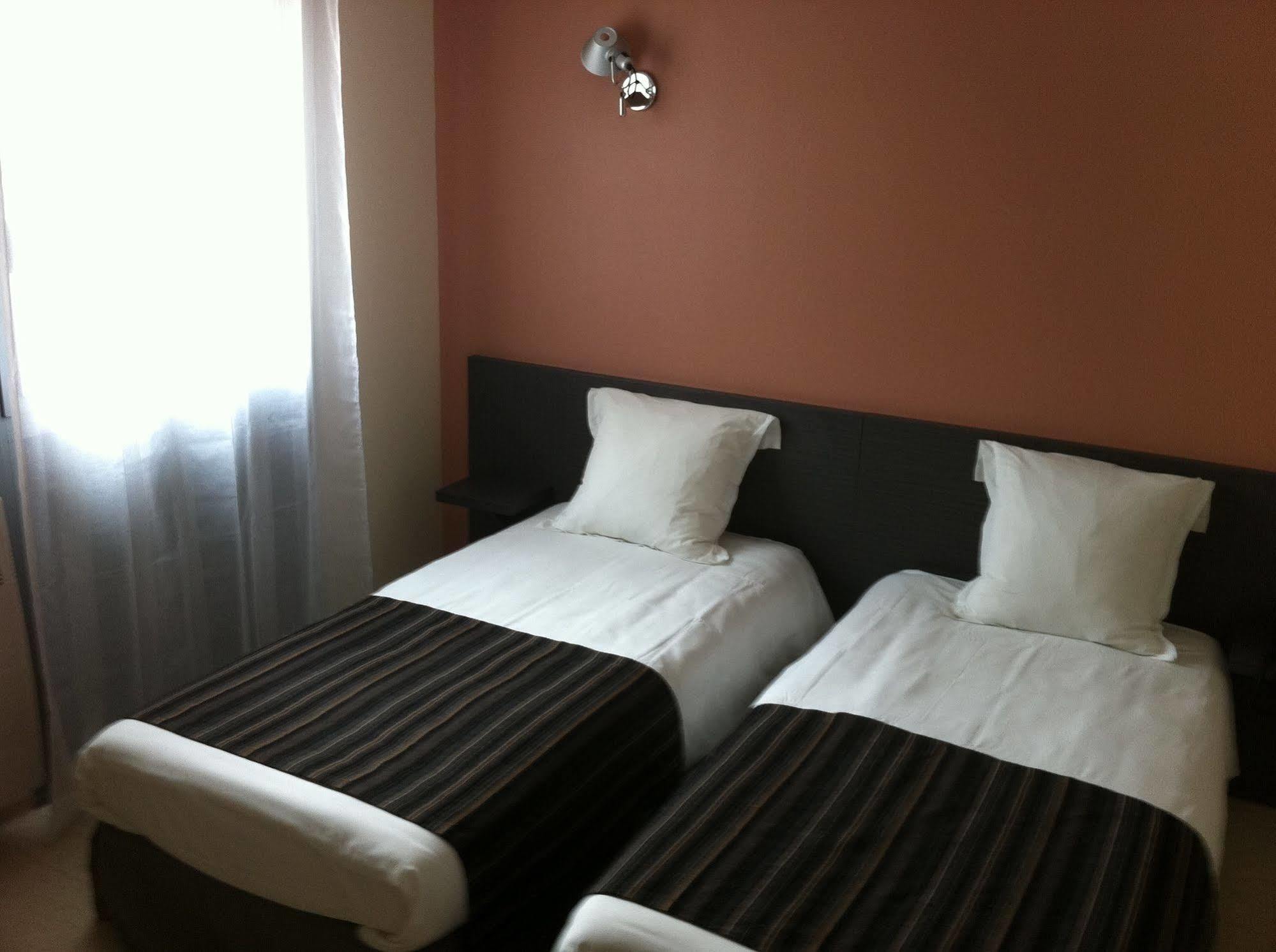 Fasthotel Le Rale Des Genets - Un Hotel Fh Collection Dun-sur-Meuse エクステリア 写真